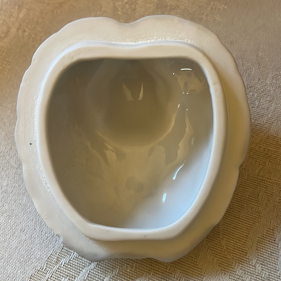 Vintage Otagiri Japan crabby sparrow trinket box, gray and white feathers, EUC - Picture 8 of 11